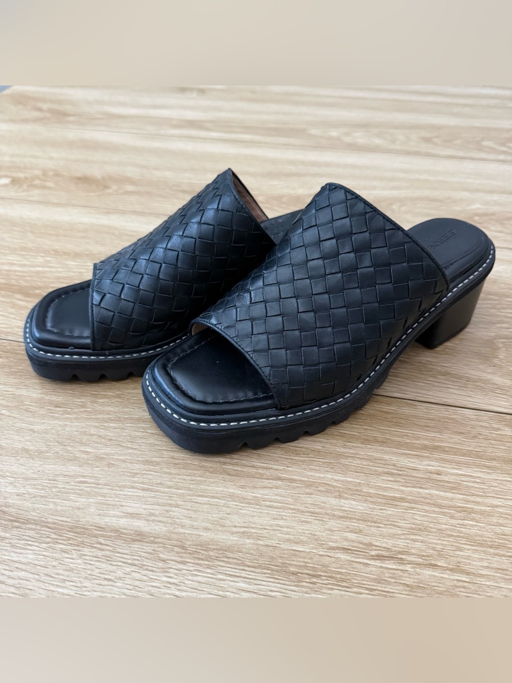 Bernardo Studio Women's Black Woven Leather Mule Heel Sandal Size 7